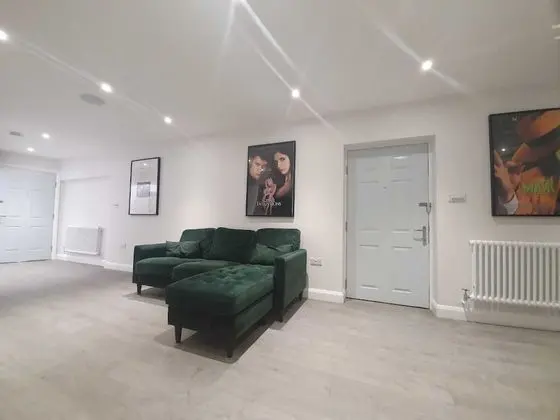 2 Bed Hollywood Movie Themed Apt - Oda