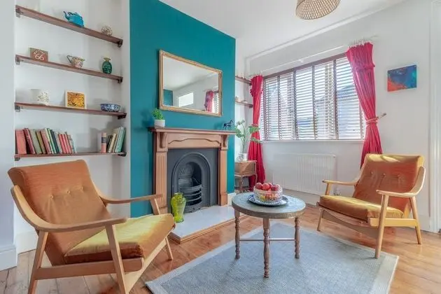 2 bed House in Chesterton - Bar