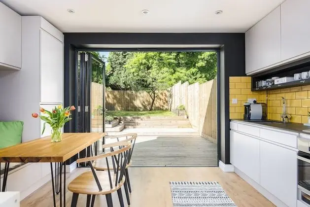 2 bed House Close to Town Centre