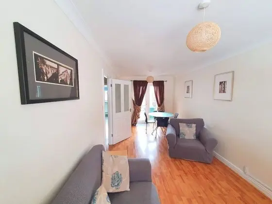 2-bed House in Sittingbourne, DW Lettings 4FW - Oda Düzeni