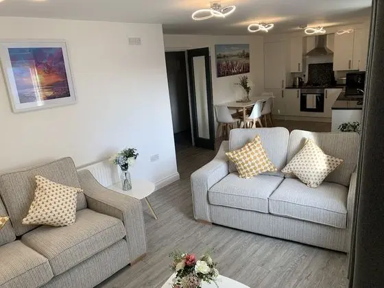 2 Bed - Mayflower by Pureserviced - Bar