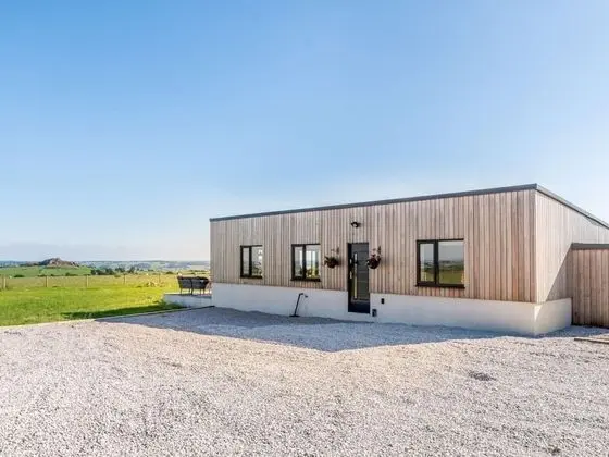 2-bed Modern Bungalow - Outstanding Country Views