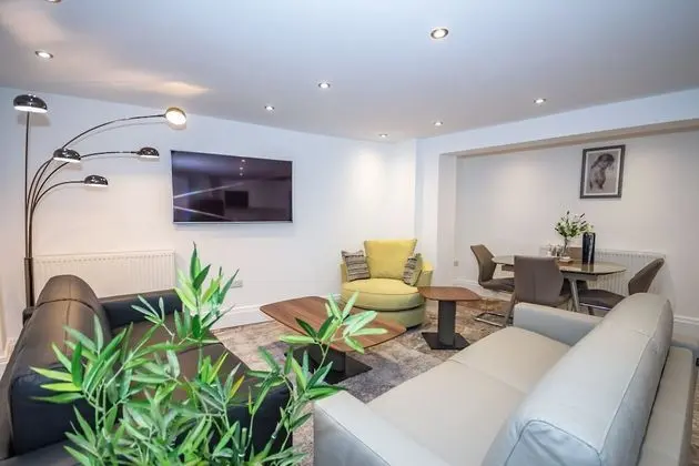2 Bed- The Sandringham Suite - Bar