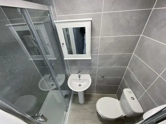 2 Bed- Victoria by Pureserviced - Banyo Tipleri