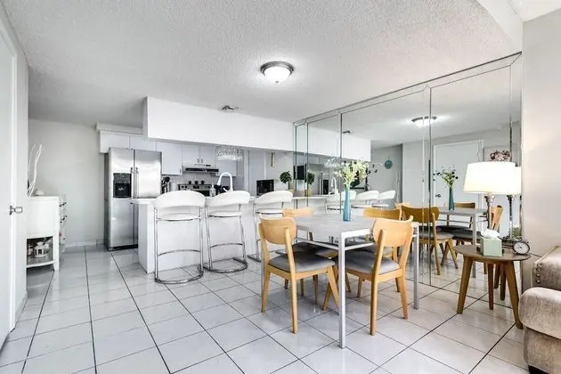 2 Bed2 Bath House with Backyard Jacuzzi - Oda Düzeni