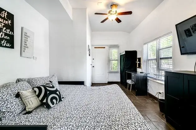 2 Bedroom/2 Bathroom Townhouse with Hottub - Oda