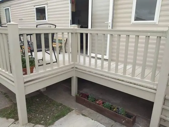 2 Bedroom 6 Berth Caravan With Decking