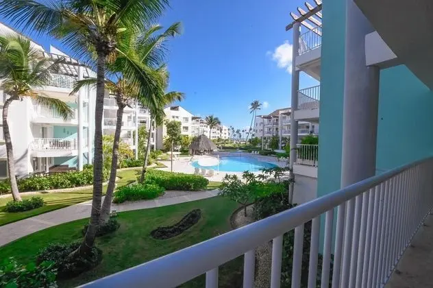 2 Bedroom Resort With Balcony and Pool View