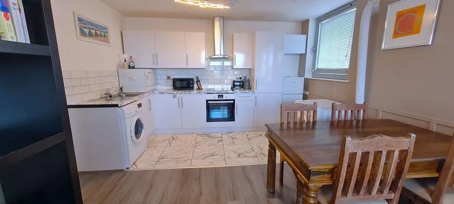 2 bedroom Central Flat with Parking - Mutfak