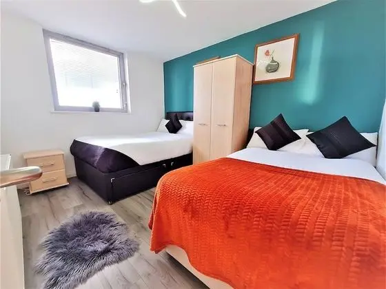 2 bedroom Central Flat with Parking - Oda