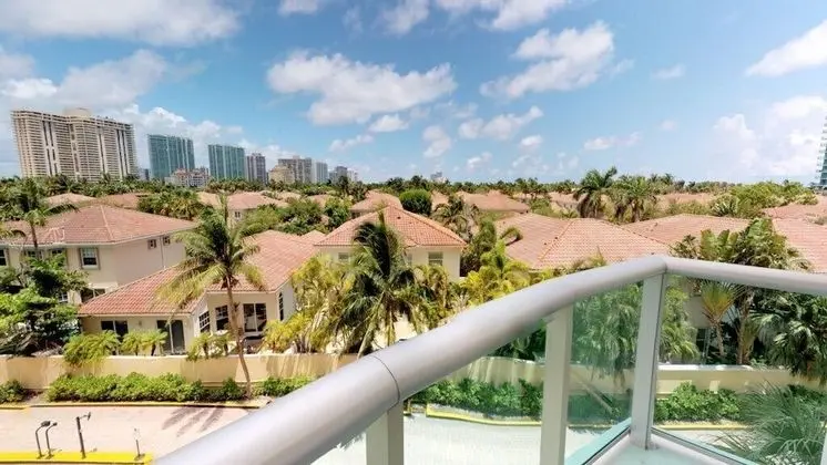 2 Bedroom +den / 2 Bath Apart @ Ocean Reserve 426
