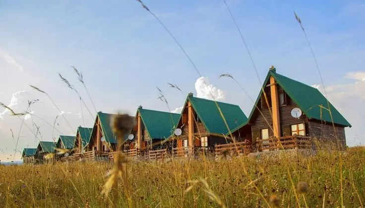 2 Bedroom Holiday Chalet With Views + Log Fire - Dış Mekan