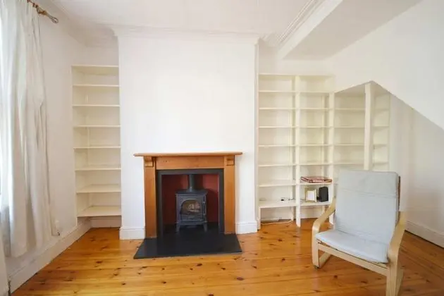 2 Bedroom Home in Gloucester Road - Oda Düzeni