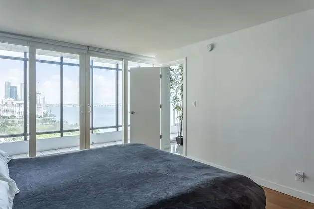 2 Bedroom Pearl in Downtown Miami - Oda