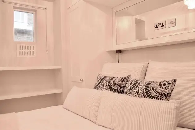 2 Bedroom Property Near Hyde Park