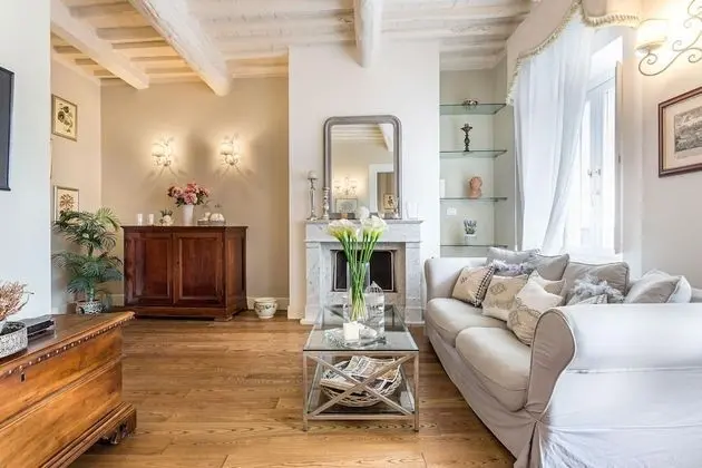 2 Bedrooms 2 Bathrooms Romantic Apartment With Terrace and Parking in Lucca
