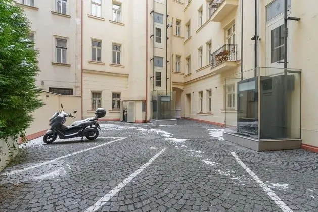 2-bedrooms apartment in center of Prague - Dış Mekan