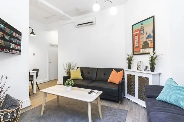 2 Bedrooms Apartment in Central London - İç Mekan