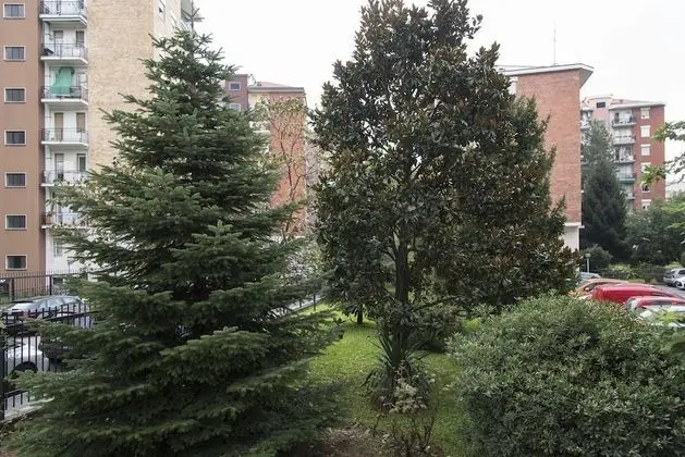 2 Bedrooms Flat with Parking near Metro Stop - Dış Mekan