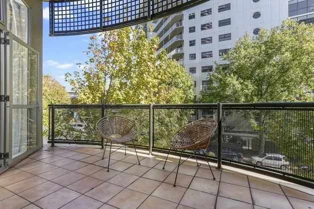 2 Bedrooms on Hobson Street with carpark - by Urban Butler