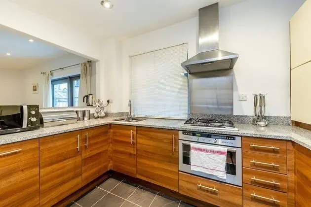 2 Beds Executive Apt in Liverpool St by City Stay London - Mutfak