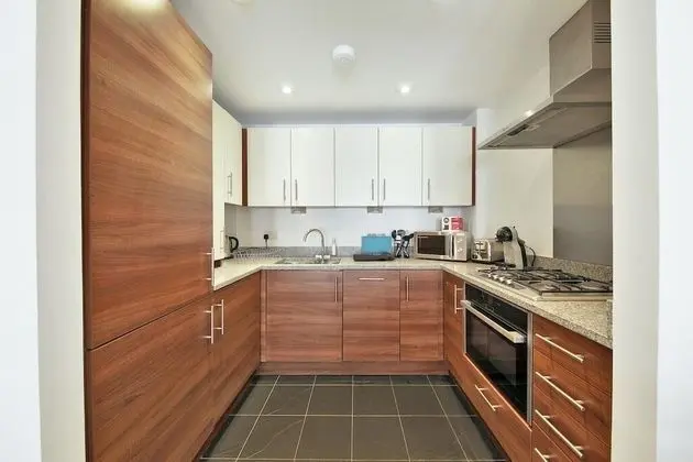 2 Beds Executive Apt in Liverpool St by City Stay London - Mutfak