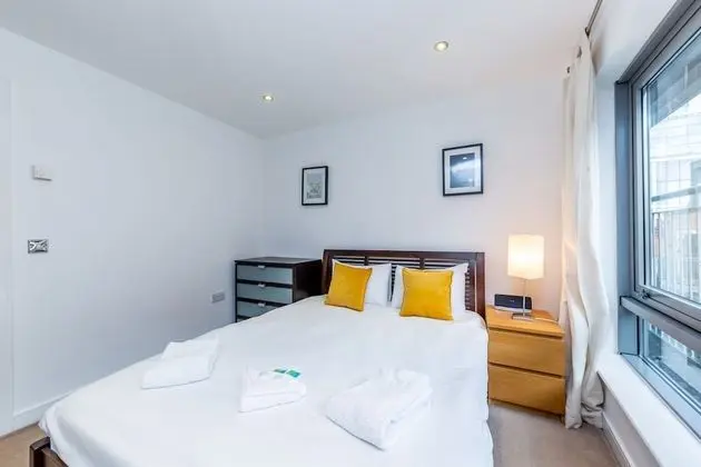 2 Beds Executive Apt in Liverpool St by City Stay London - Oda