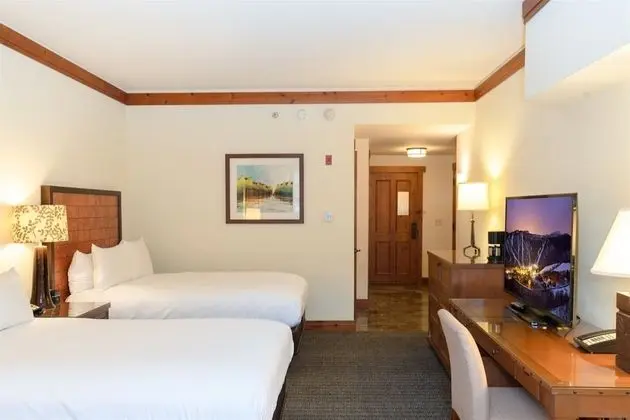 2 BR Lodge at Spruce Peak - Oda