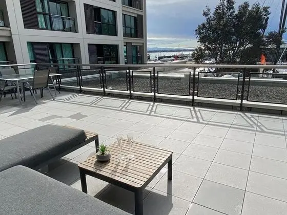 2 Br Spacious Ocean Front Beautiful Views of the Viaduct Basin - Oda
