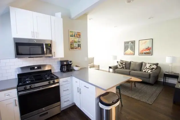 2 Level Home near Wrigley - Mutfak