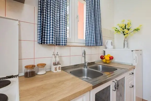 2 - Modern Apartment With Garden, 80m From Beach - Mutfak