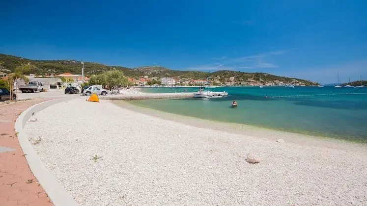 2 - Modern Apartment With Garden, 80m From Beach - Plaj