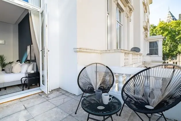 2 Queensberry Place by Stayo