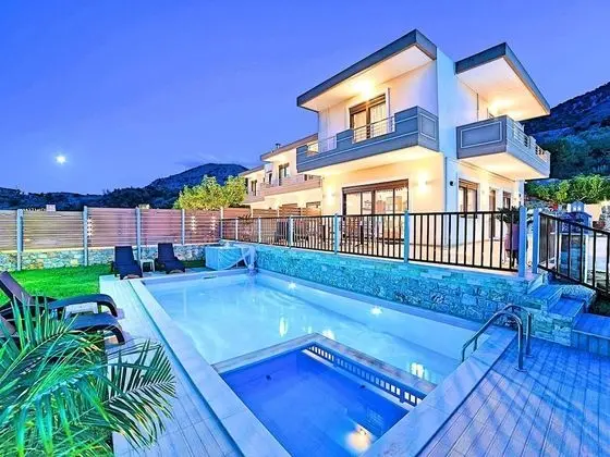 2 Villas Next to Each Other with Pool & Sea View - Dış Mekan
