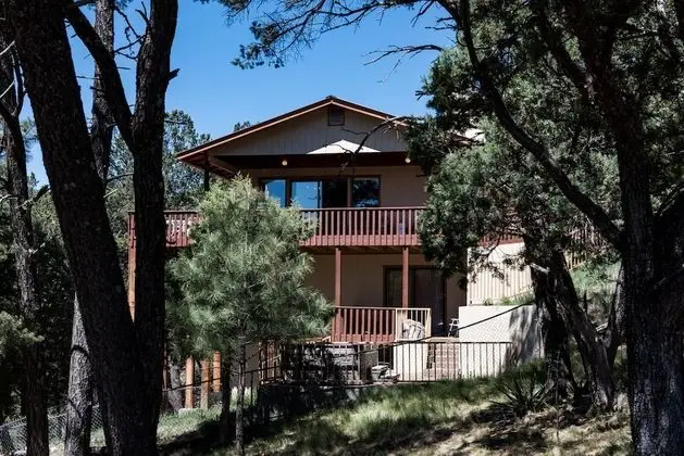 2 Sisters Mountain Home
