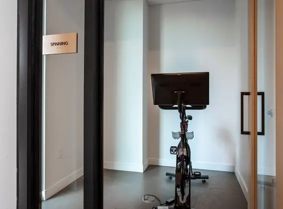 20th floor condo with pool on Rainey St by Locale - Fitness