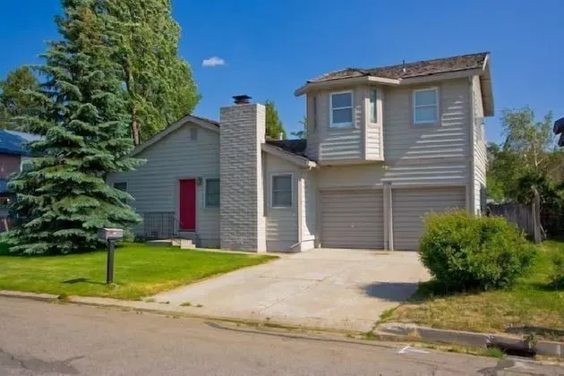 2136 Venice Dr.