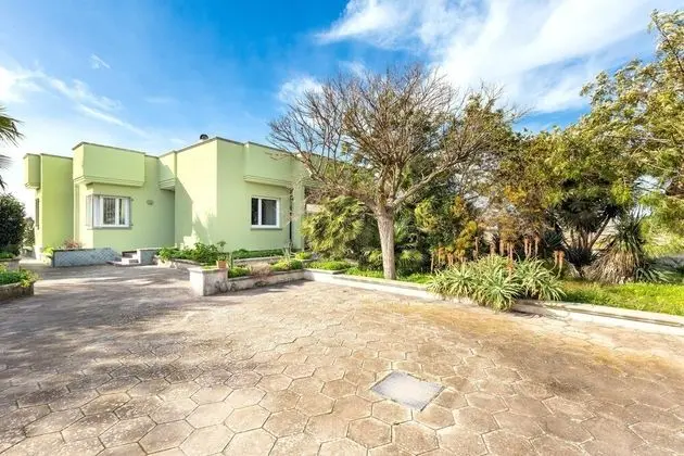 2143 Villa Corsarina