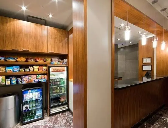 Hotel 2170 Lincoln Downtown Montreal - Yerinde Yemek