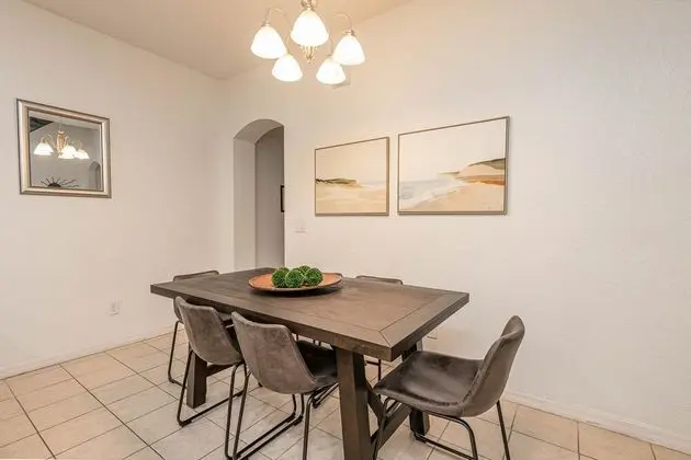 218rp 4 Bedroom Townhouse by Redawning - Yerinde Yemek
