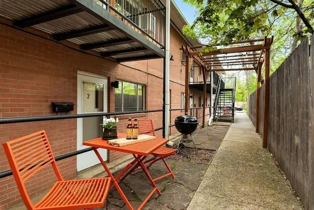 220 Peterson St Unit 2 - Dış Mekan