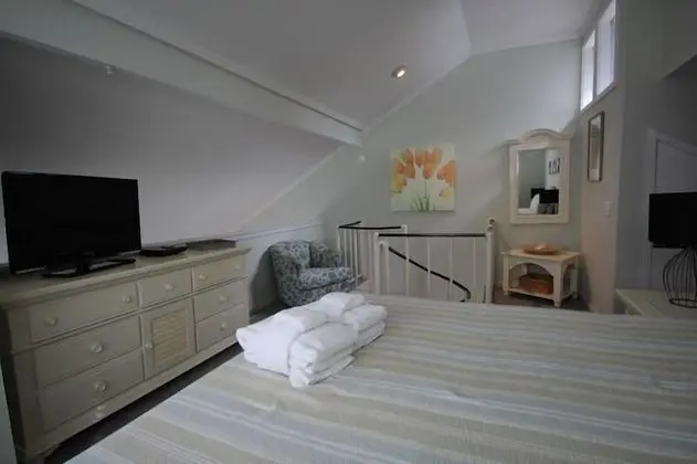 221 Tennis Villa - Oda