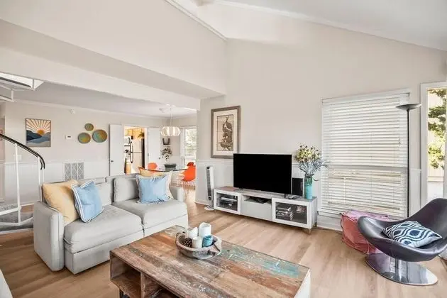 221 Tennis Villa - Öne Çıkan Resim