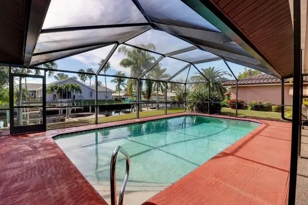 2216 Everest Parkway - Havuz