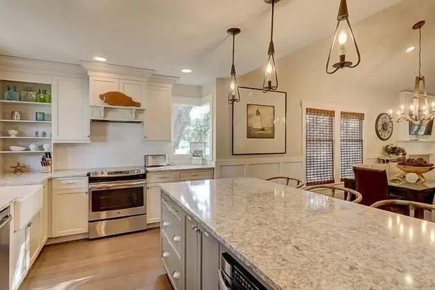227 S. Sea Pines Drive at The Sea Pines Resort - Mutfak