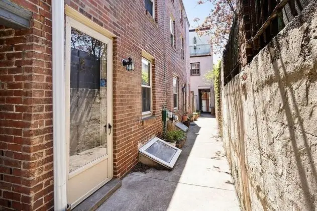 229 Fulton St