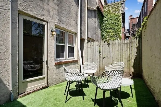 229 Fulton St in Philadelphia - Oda
