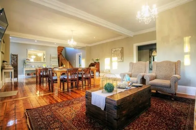 23 On Glen Guest House - Lobi