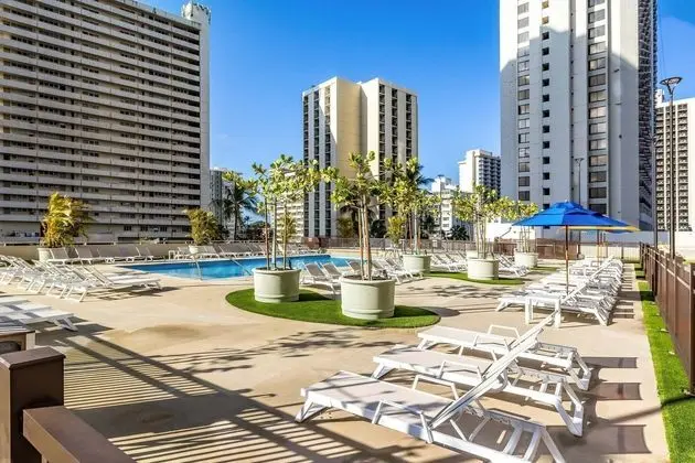 23rd Floor Waikiki Banyan Condo - Only One Block From Beach! by Redawning - Havuz