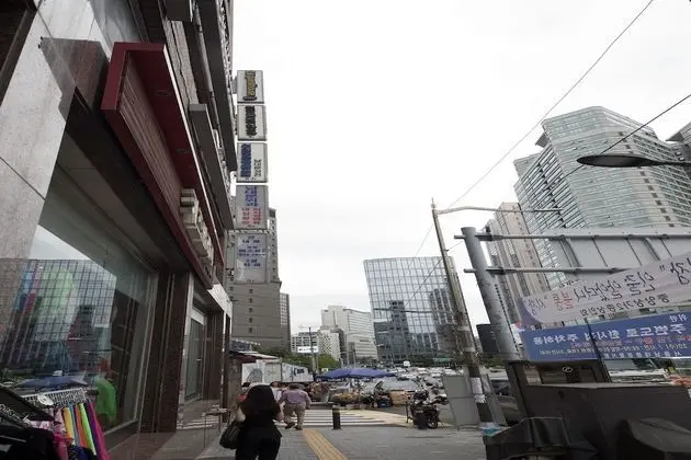 24 Guesthouse Myeongdong Town